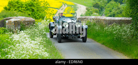 Oldtimer Bentley 4,5 Liter Luxus-Auto gebaut 1929 getrieben auf Urlaub in Cotswolds am Asthall in O touring Stockfoto