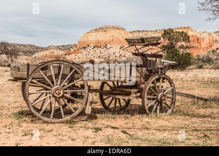 Alte Wagen auf der Ghost Ranch in der Nähe von Abiquiu New Mexico USA Stockfoto