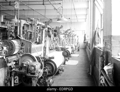 Paterson, New Jersey - Textilien. Webstühle, März 1937, Lewis Hine, war 1874-1940, ein US-amerikanischer Fotograf Stockfoto