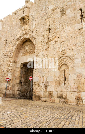 Zionstor in der Südmauer der Jerusalemer Altstadt ist durch Kugel Marken aus dem Sechstagekrieg 1967 in welche Israel c vernarbt. Stockfoto
