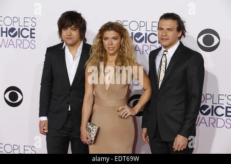 Los Angeles, USA. 7. Januar 2015. Musikern Reid Perry (l-R), Kimberly Perry und Neil Perry von The Band Perry erreichen die 41. Peoples Choice Awards in Los Angeles, USA, 7. Januar 2015. Foto: Hubert Boesl - NO-Draht-SERVICE-/ Dpa/Alamy Live News Stockfoto