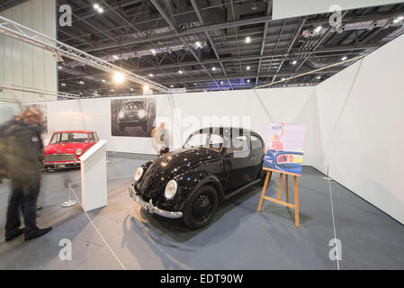 Excel, London Docklands, UK. 9. Januar 2015. James Mays Hall des Naheliegens bei der Oldtimer-Show in London mit einem VW-Käfer. Bildnachweis: Malcolm Park Leitartikel/Alamy Live-Nachrichten Stockfoto