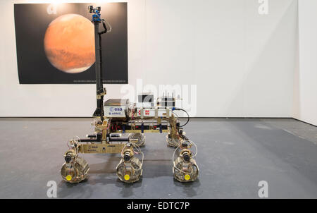 Excel, London Docklands, UK. 9. Januar 2015. James Mays Kammer des blutigen Aufgeschlossenheit bei der Oldtimer-Show in London mit einem Mars-Rover. Bildnachweis: Malcolm Park Leitartikel/Alamy Live-Nachrichten Stockfoto