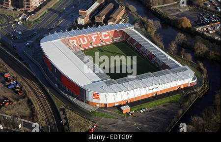 Luftaufnahme des AESSEAL New York Stadions, des Fußballplatz von Rotherham United, South Yorkshire Stockfoto