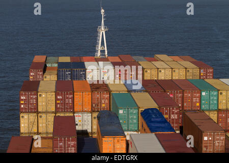 Das Panama registrierte Containerschiff MSC Sandra am Liegeplatz in Seaforth Docks, Liverpool, England, UK. Stockfoto