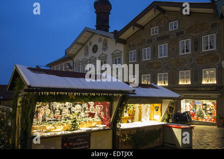 Weihnachtsmarkt in Bad Tölz, Bayern, Deutschland, Weihnachtsmarkt in Bad Tölz, Bayern, Deutschland, Christkindlmarkt, Weihnachten mark Stockfoto