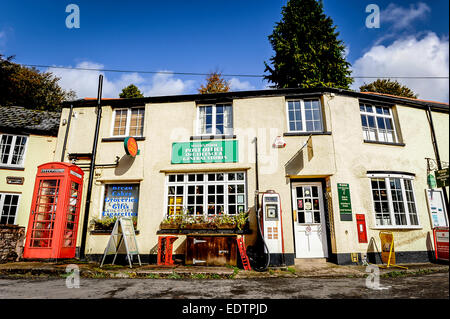 Withypool Convenience-Store Garage und Benzin Pumpen, Exmoor Stockfoto