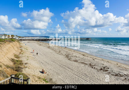 Der Pier und Strand von Ocean Front Walk, Mission Beach, San Diego, Kalifornien, USA Stockfoto