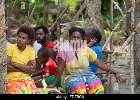 Republik von Vanuatu, Torres Inseln, Loh Insel. Loh Insel Dorfbewohner. Stockfoto