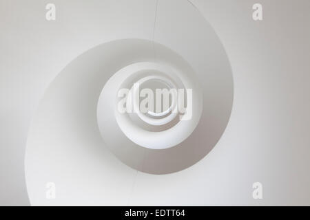 Weiße Spirale Treppe Hintergrund Stockfoto