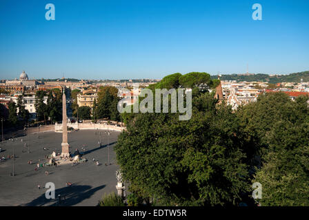 Überblick über Rom und Piazza del Popolo aus dem Pincio-Hügel, Rom, Italien Stockfoto