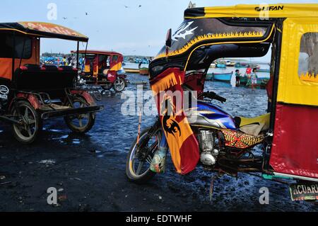 Fisch - Hafen in PUERTO PIZARRO kaufen. Abteilung von Tumbes. Peru Stockfoto