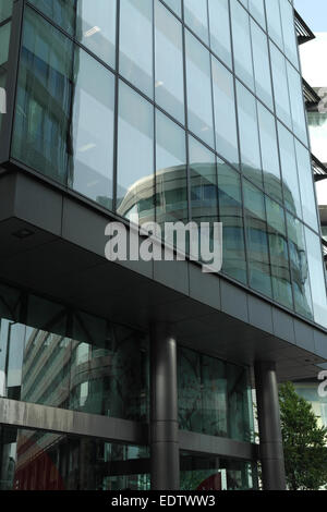 Sonnigen Porträt Halbrund '3 Hardman Quadrat"im Fenster"1 Hardman Boulevard", Gartside Street, Manchester, UK Stockfoto