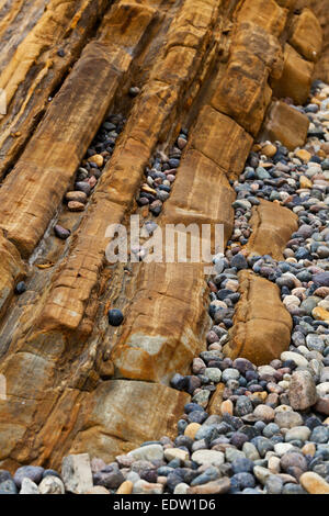 FELSFORMATIONEN sind ein Lieblingsfach in WESTON BEACH - POINT LOBOS STATE PARK, Kalifornien Stockfoto