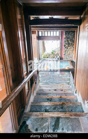 Seni Onsen Iwanoyu Onsen Ryokan in Nagano, Japan. Als eines der besten im Land. Stockfoto