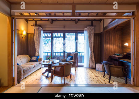 Eines der Zimmer im Seni Onsen Iwanoyu Onsen Ryokan in Nagano, Japan. Als eines der besten im Land. Stockfoto