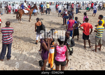 Sonntag Masse auf Points Strand, Accra, Ghana, Afrika Stockfoto