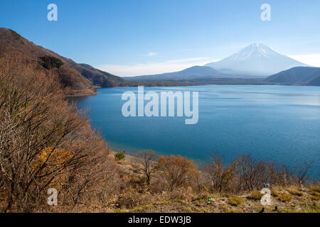 Berg Fuji Fujisan mit Motosu-See bei Yamanashi Japan Stockfoto