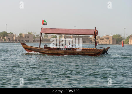 Wasser-Taxi in Dubai Creek, Vereinigte Arabische Emirate Stockfoto