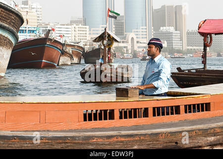 Wasser-Taxi in Dubai Creek, Vereinigte Arabische Emirate Stockfoto