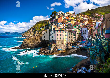 Riomaggiore Fischerdorf in Cinque Terre, Italien Stockfoto