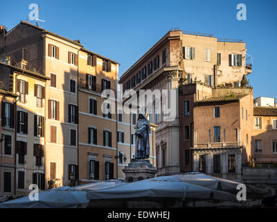 Giordano Bruno-Statue auf dem Platz Campo Dei Fiori in Rom, Italien Stockfoto