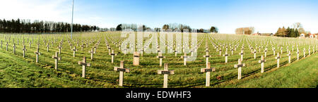 Panorama-Friedhof der französische Soldaten aus dem 1. Weltkrieg in Targette Stockfoto