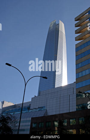 Der Torre Gran Costanera, das höchste Gebäude in Lateinamerika in Santiago, Chile. Stockfoto