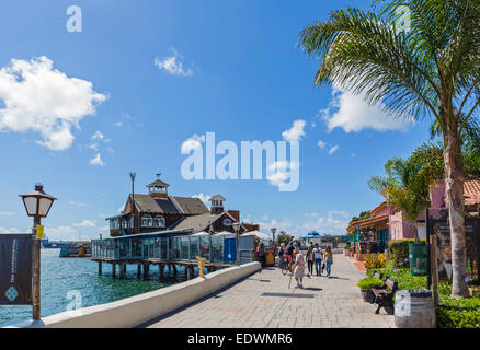 Pier Cafe auf der Embarcadero an Seaport Village, Marina District, San Diego, Kalifornien, USA Stockfoto