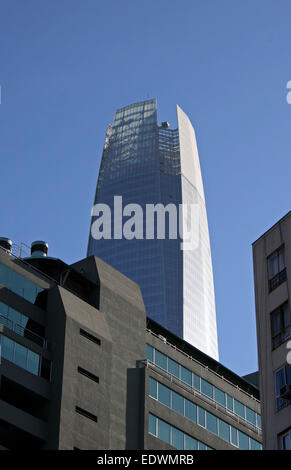 Der Torre Gran Costanera, das höchste Gebäude in Lateinamerika in Santiago, Chile. Stockfoto