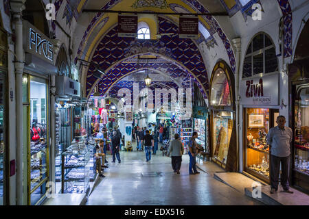 Eine n inneren Flur der Grand Bazaar, Sultanahmet, Istanbul, Türkei, Eurasia. Stockfoto