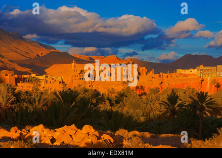 Tineghir, Tingħi, Tinghir, Todra-Tal, Todra Schluchten, Oase, Landschaft, alte Kasbah, Marokko, Nordafrika Stockfoto