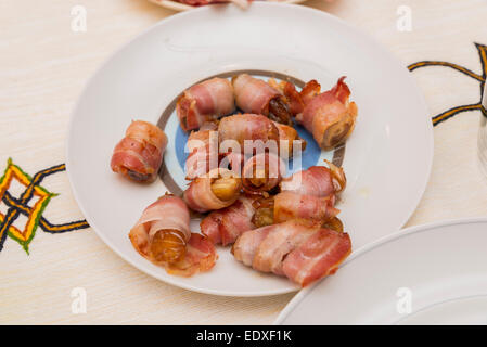 Speck Brötchen gefüllt mit Käse essfertig Stockfoto