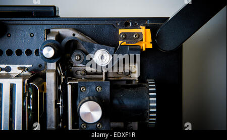 8mm Projektor Körperteil mit Objektiv und Spulen, Farbe Vintage look Stockfoto