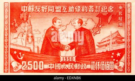 1950-Chinesisch (Volksrepublik China)-Briefmarke mit Mao Zedong und Joseph Stalin Stockfoto