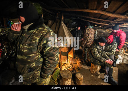 Region Donezk, Ukraine. 9. Januar 2015. Soldaten wohnen auf Nachweis Boden in der Nähe von ATO Zone, Donezk, Ukraine © Oleksandr Rupeta/Alamy Live-Nachrichten Stockfoto