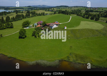 Bauernhof bin Hegratsriedersee Bei Füssen, Ostallgäu, Allgäu, Bayern, Deutschland, Bauernhof am Hegratsrieder See in der Nähe von Füssen, O Stockfoto