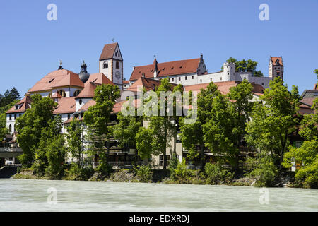 Füssen bin Lech Im Allgaäu, Bayern Deutschland, Füssen am Lech, Ansicht, Schloss, barocke Stadtkirche St. Mang, Allgäu, Bayern, Stockfoto