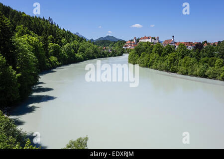 Füssen bin Lech Im Allgaäu, Bayern Deutschland, Füssen am Lech, Ansicht, Schloss, barocke Stadtkirche St. Mang, Allgäu, Bayern, Stockfoto