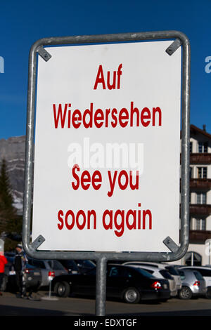 Auf Wiedersehen auf Wiedersehen bald wieder melden Sie an der Ausfahrt der Flumserberg Tannenboden Ski Resort Schweiz Stockfoto