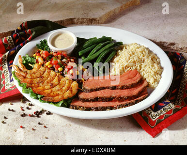 geschnittenem Rindfleisch und Shrimps Stockfoto