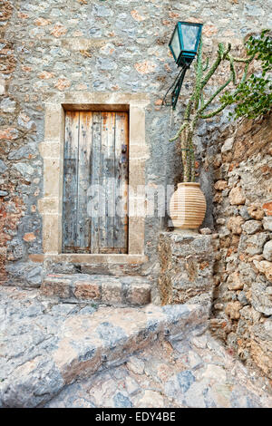 Ein altes Haus in der byzantinischen Burg-Stadt Monemvasia in Griechenland Stockfoto