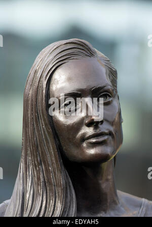 Detail der Skulptur "A Real Birmingham Familie" von Gillian Wearing, Birmingham, UK Stockfoto