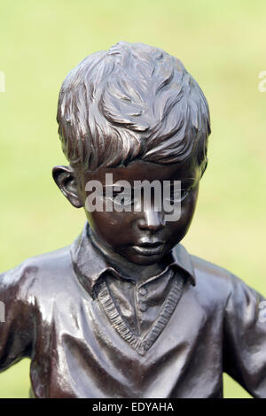 Detail der Skulptur "A Real Birmingham Familie" von Gillian Wearing, Birmingham, UK Stockfoto