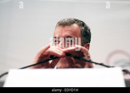 Thessaloniki, Griechenland. 11. Januar 2015. Der Führer der Partei ", Potami", spricht Stavros Theodorakis Unterstützer während einer Wahlkampf-Kundgebung in Thessaloniki. Griechenland geht an die Urnen für die Parlamentswahlen am 25. Januar. Der Führer der Partei ", Potami" adressiert Stavros Theodorakis Unterstützer im Olympion Kino während einer Wahlkampf-Kundgebung in Thessaloniki. Laut Meinungsumfragen ist ", Potami" an dritter Stelle weniger als drei Wochen vor den Wahlen. Bildnachweis: Konstantinos Tsakalidis/Alamy Live-Nachrichten Stockfoto