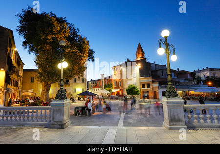 Zadar, Platz fünf Brunnen in der Nacht, Kroatien Stockfoto