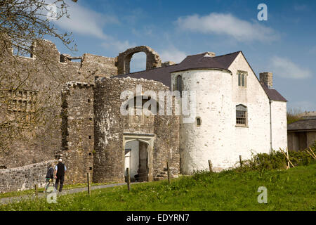 Großbritannien, Wales, Swansea, Gower, Oxwich Burg, Tudor Manor House gateway Stockfoto