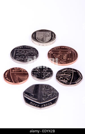 Britische Münzen zeigen das Schild Design auf einem weißen Hintergrund Studioaufnahme Stockfoto