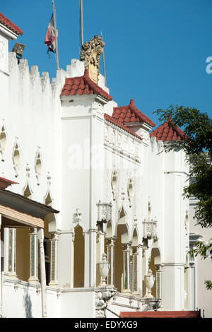 Dominikanische Republik, Cibao-Tal, Santiago De Los Caballeros, Centro de Recreo eine der Ostseite des Parque Duarte Stockfoto