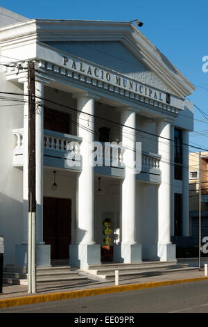 Dominikanische Republik, Cibao, Moca, Plaza Juan Pablo Duarte, Rathaus Stockfoto